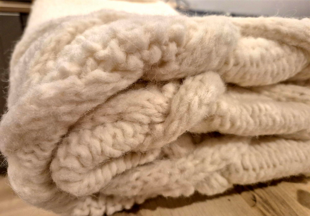 Blanket - chunky light cream